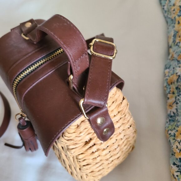 Straw/faux leather cross body bag/purse - Picture 5 of 7